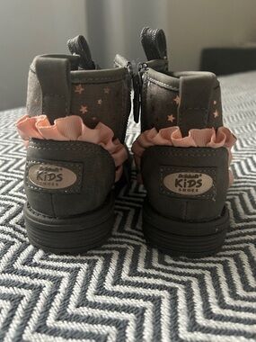Dr. Scholl's Gray Kids Ankle Boots with Pink Star Detail and Ruffle